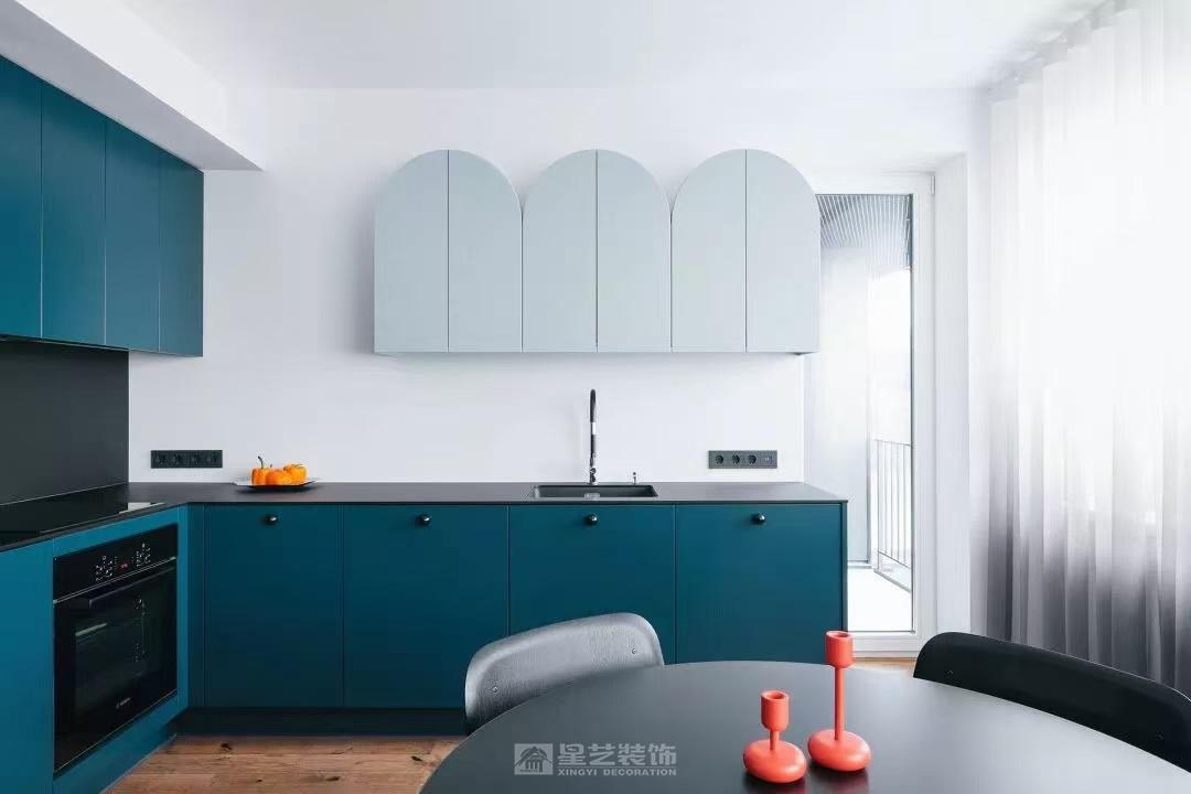 墨綠